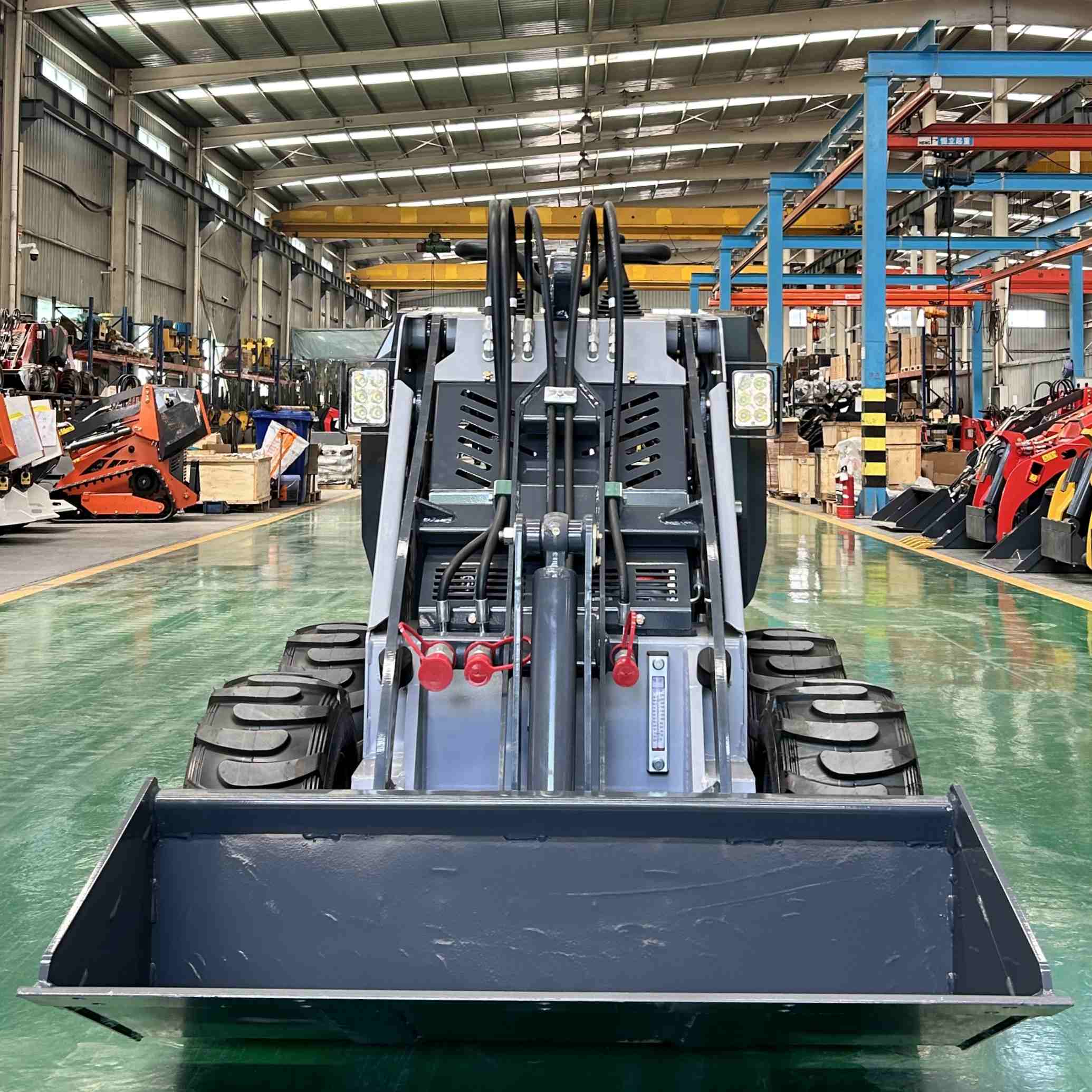 Minicargadora compacta - 320 W