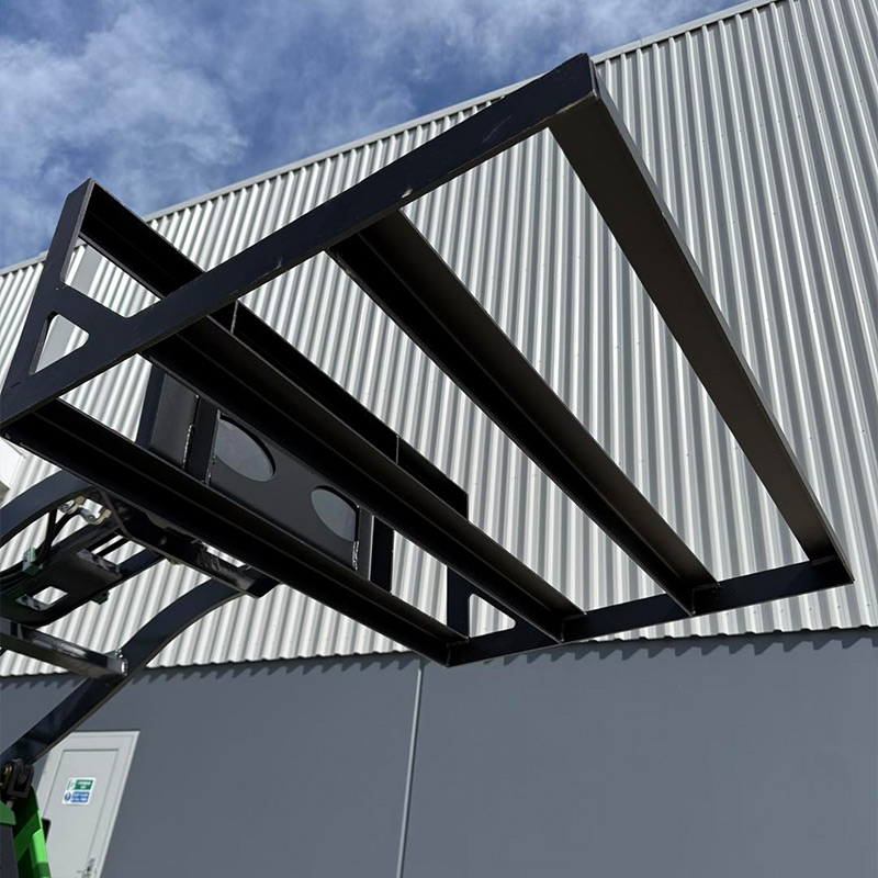 Derette 320 mini skid steer loader