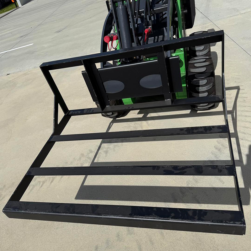 Derette 320 mini skid steer loader