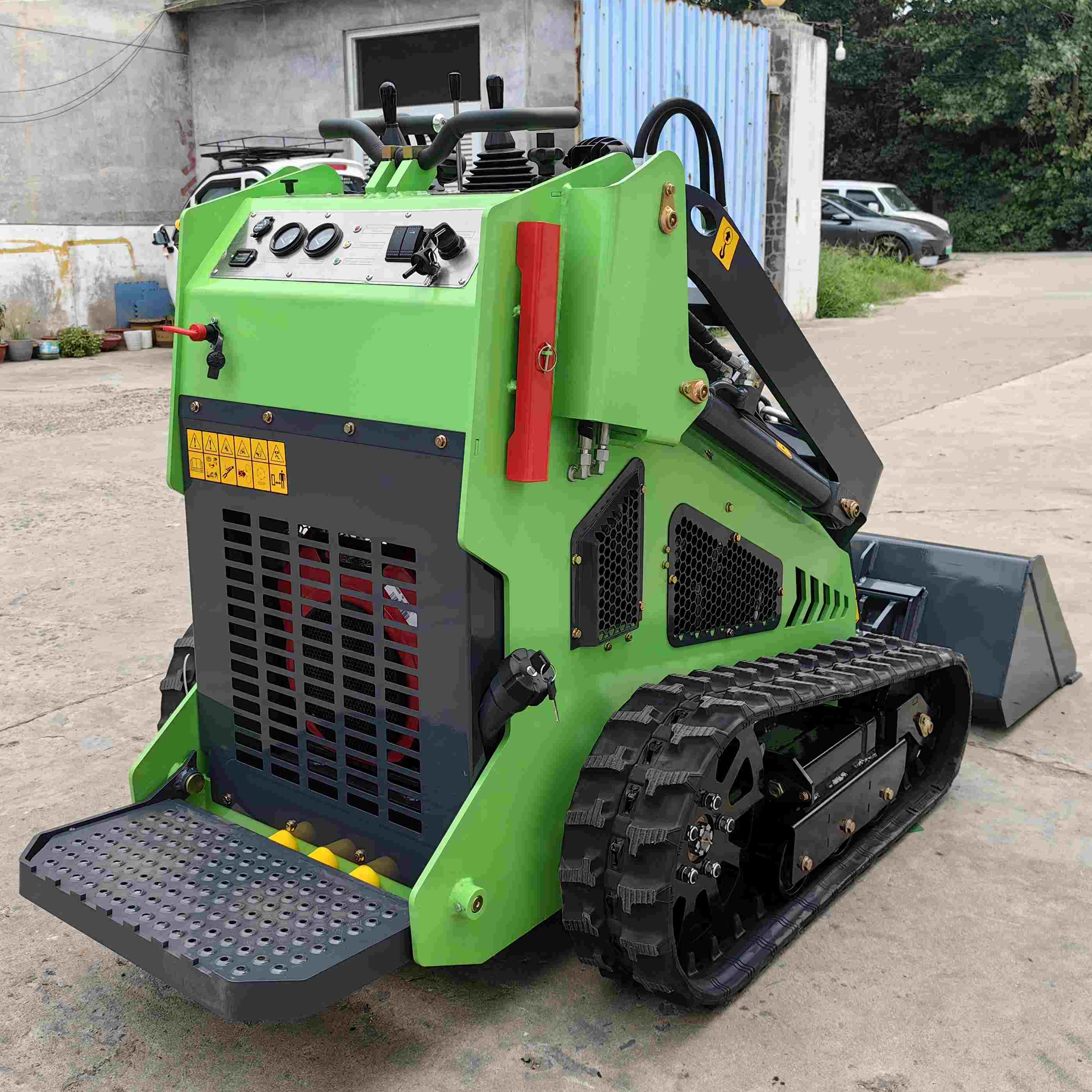 Мини-погрузчик с бортовым поворотом - 430T