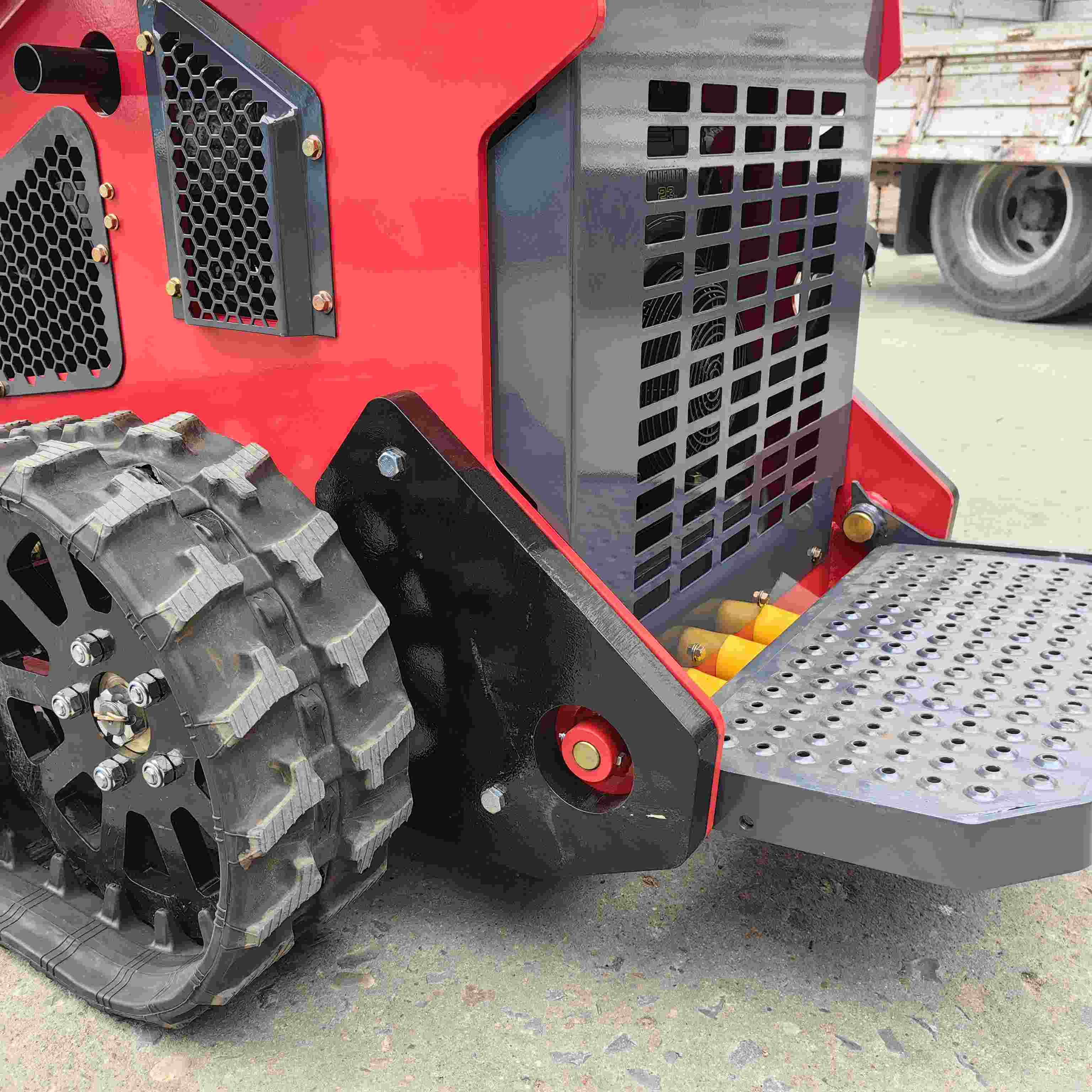 Мини-погрузчик с бортовым поворотом - 430T